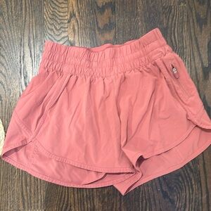 Lululemon shorts size 6